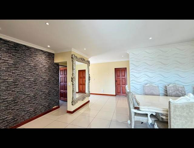 5 BEDROOM HOUSE FOR SALE IN BLUE VALLEY GOLF ESTATE